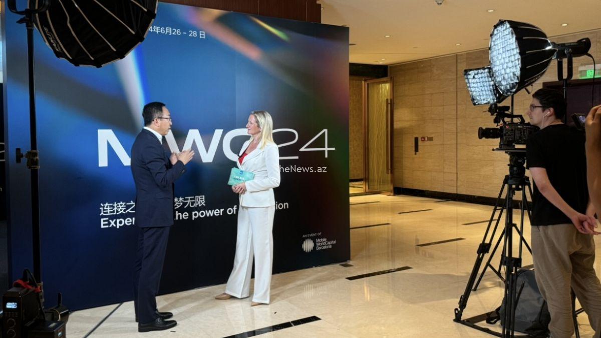 honor-ceo-reveals-phones-to-reduce-eye-strain-and-detect-ai-deepfakes