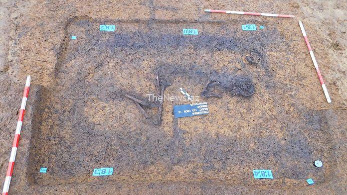 prehistoric-burial-ground-found-under-czech-republic-road-construction-site