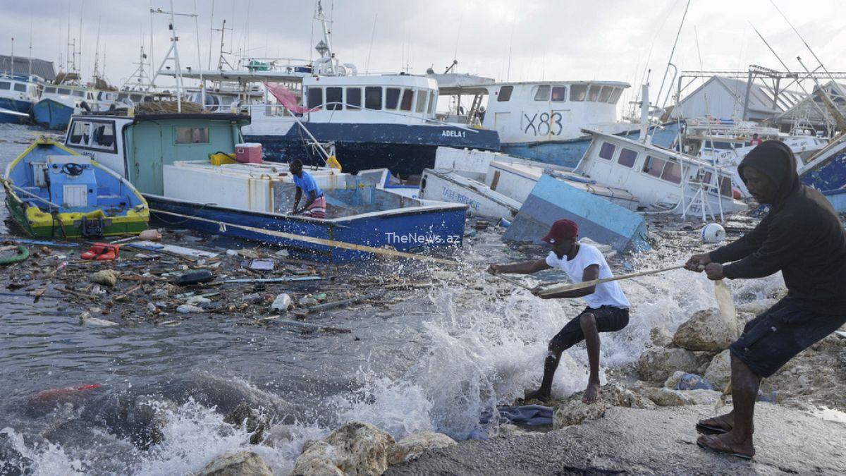 what-happens-if-my-flight-is-cancelled-due-to-hurricane-beryl?-everything-you-need-to-know