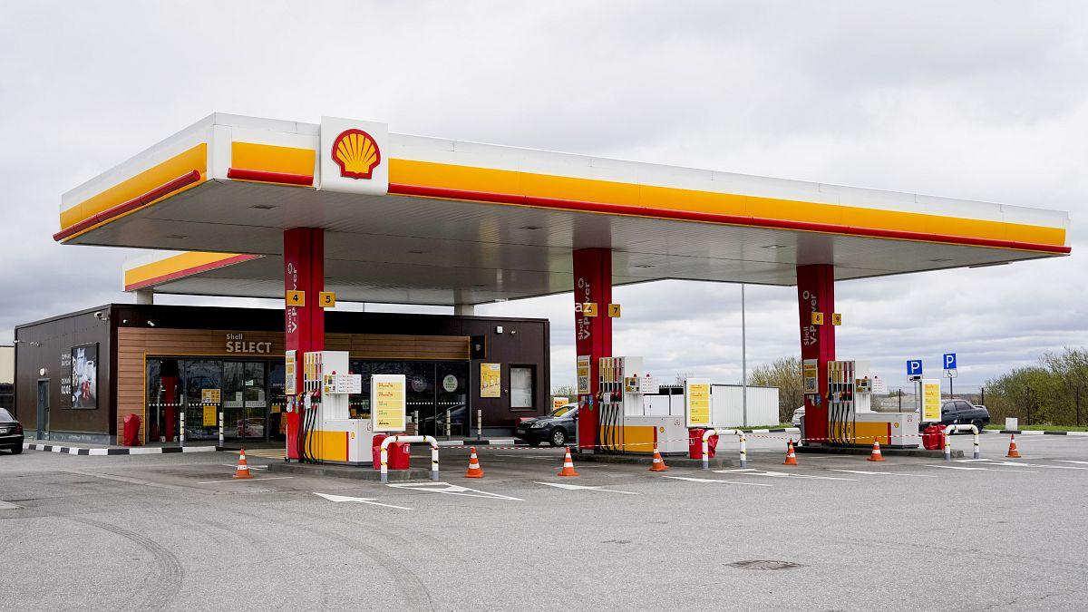 shell-takes-billion-dollar-hit-as-it-pauses-building-of-biofuels-plant
