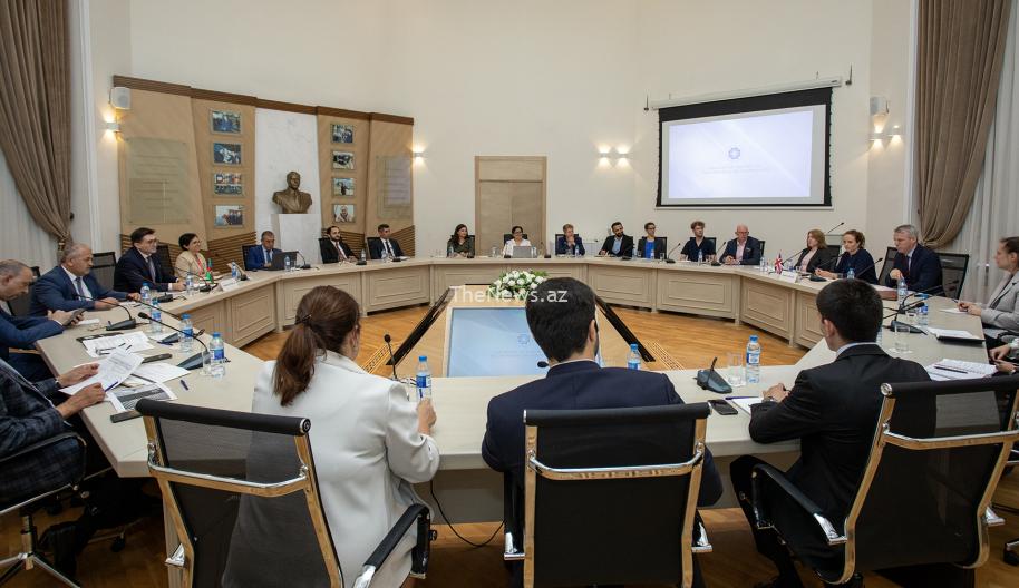 azerbaijan,-uk-mull-prospects-for-green-energy-cooperation-–-news.az