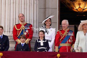 london’s-buckingham-palace-opens-iconic-balcony-room-to-visitors-for-first-time