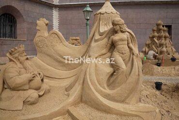 artists-craft-masterpieces-despite-rain-at-the-st-petersburg-sand-sculpture-festival