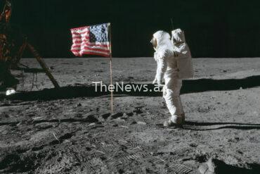 explorers-on-the-moon:-apollo-11-landing