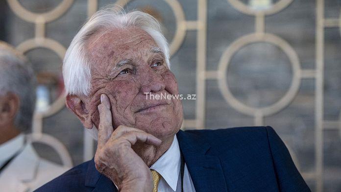 former-james-bond-actor-george-lazenby-retires-from-acting