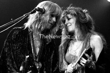 inside-christine-mcvie’s-and-stevie-nicks’-decades-long-friendship