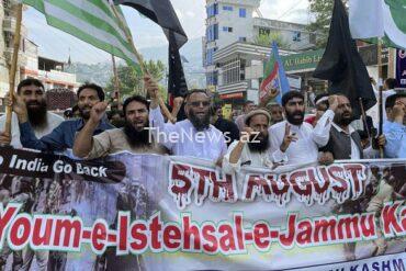 hundreds-in-kashmir,-pakistan-protest-on-5th-anniversary-of-india’s-control