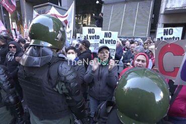 watch:-pensioners-protest-in-buenos-aires-after-milei’s-veto-on-pension-increase