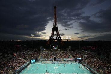 paralympics-photo-of-the-day:-a-final-game-beneath-the-eiffel-tower